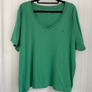 TOMMY HILFIGER women’s deep V slight cropped kelly green logo tee‎ shirt size 2X